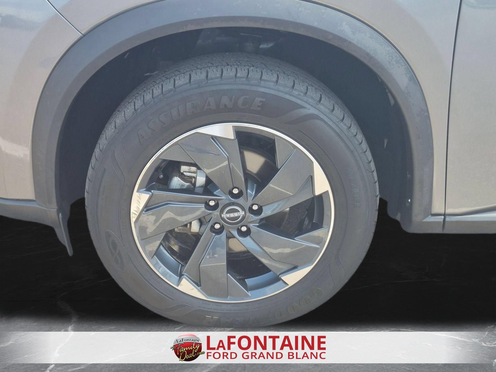 Used 2024 Nissan Rogue SV AWD/4WD image 32