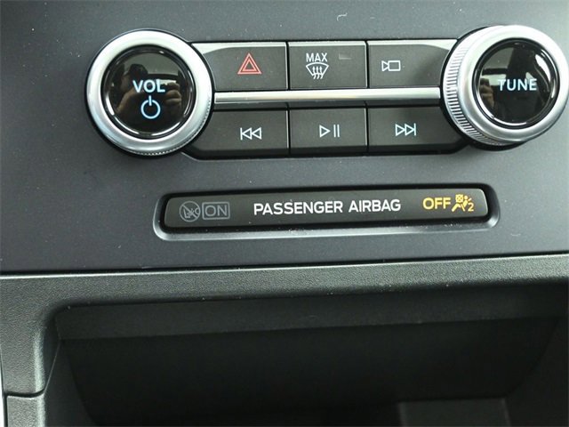 Certified 2022 Ford Edge Titanium w/ Class II Trailer Tow Package image 32