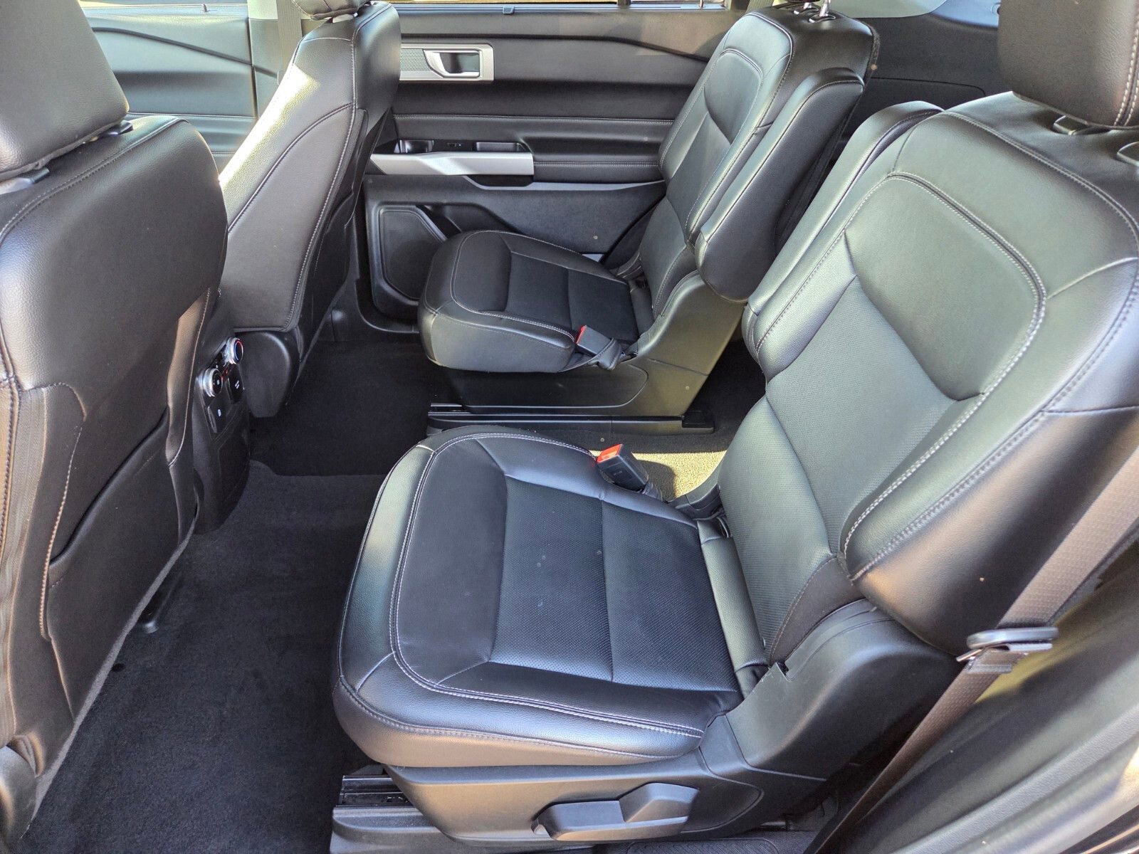 Certified 2024 Ford Explorer Limited w/ Equipment Group 301A image 12