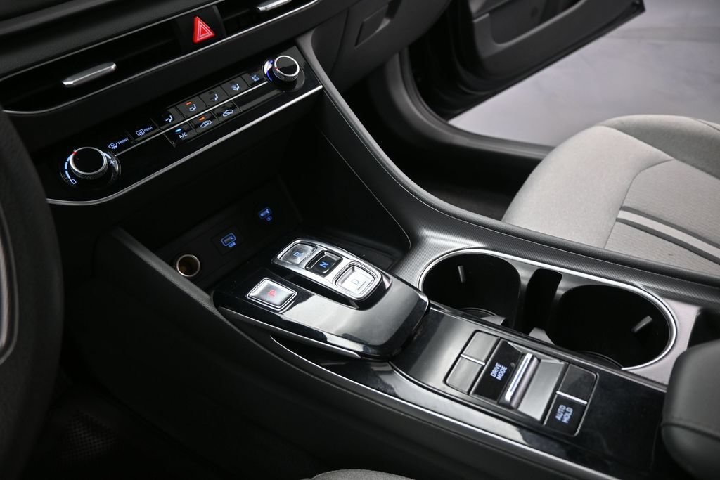 Used 2020 Hyundai Sonata SE w/ Cargo Package FWD image 16