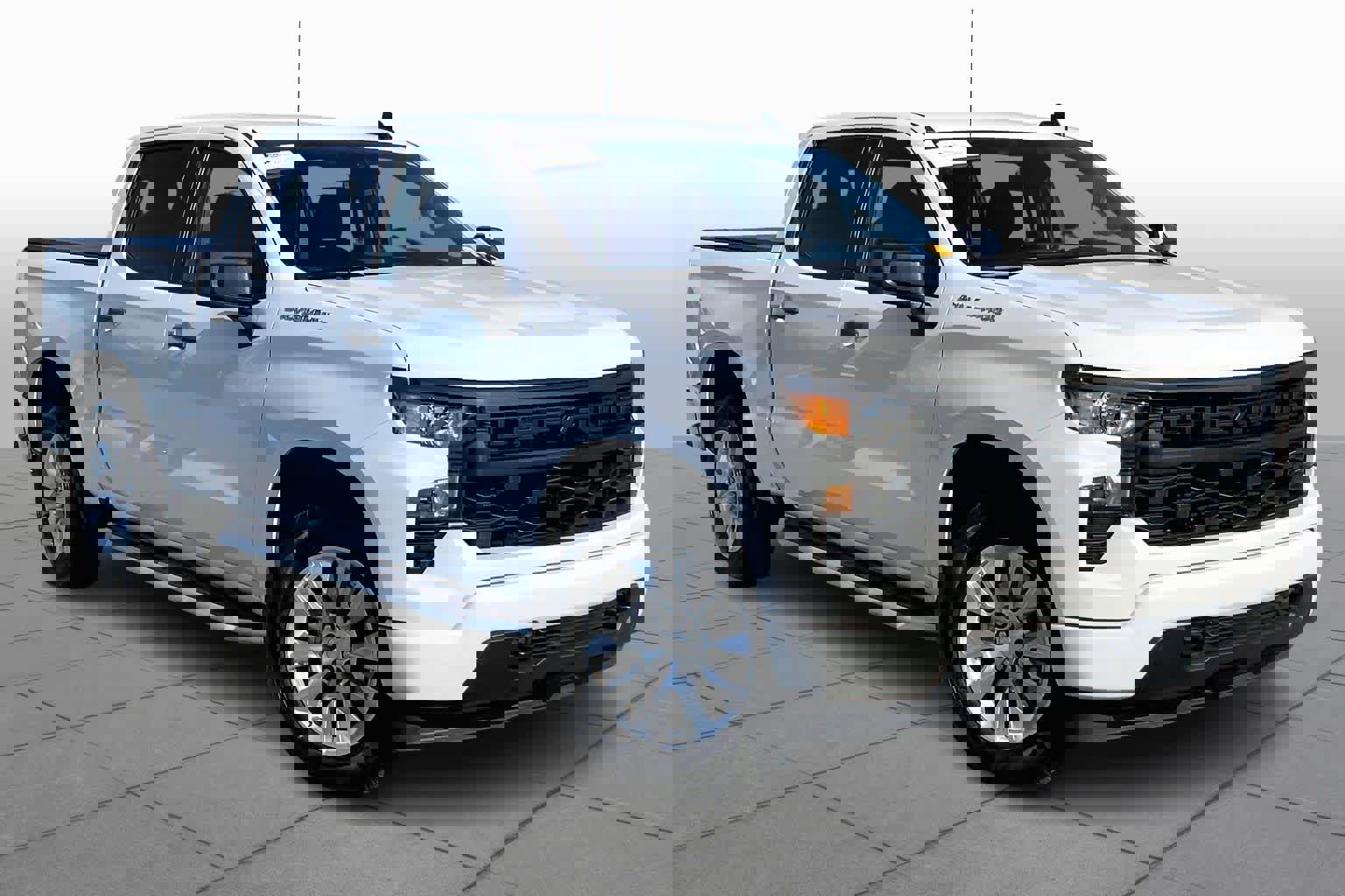 Used 2023 Chevrolet Silverado 1500 Custom image 2