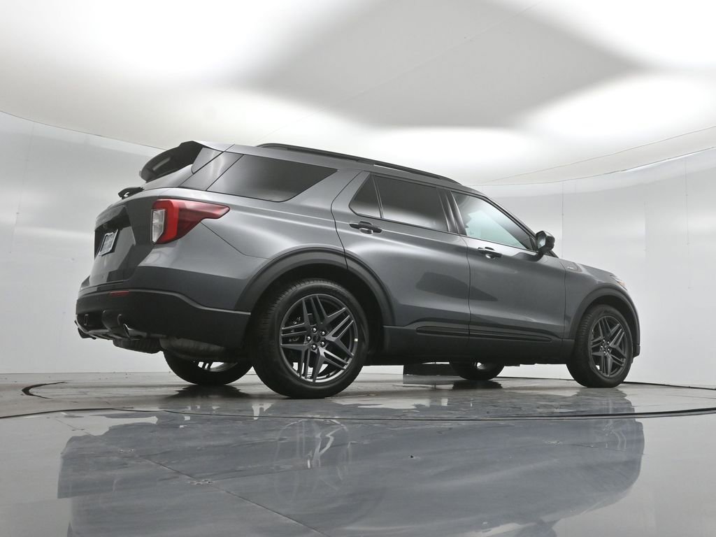 Certified 2024 Ford Explorer ST-Line w/ Class IV Trailer Tow Package RWD image 44