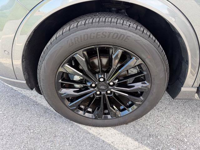 Certified 2024 Ford Escape ST-Line Elite w/ Premium Technology Package AWD/4WD image 11