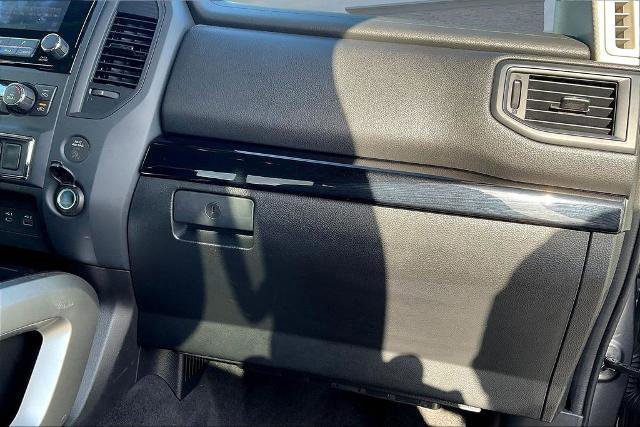 Used 2024 Nissan Titan SV w/ SV Convenience Package image 27