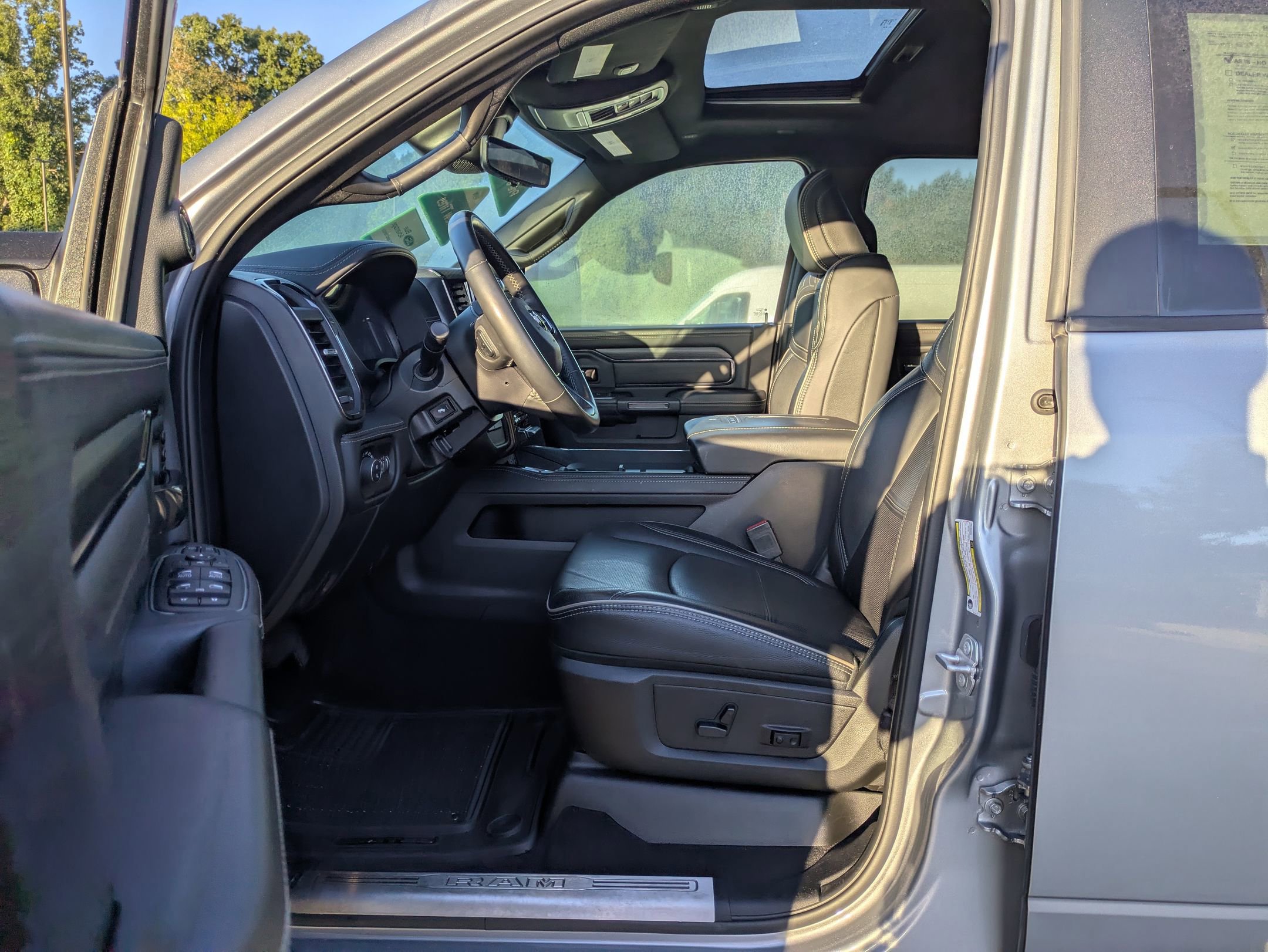 Used 2024 RAM 2500 Limited image 12