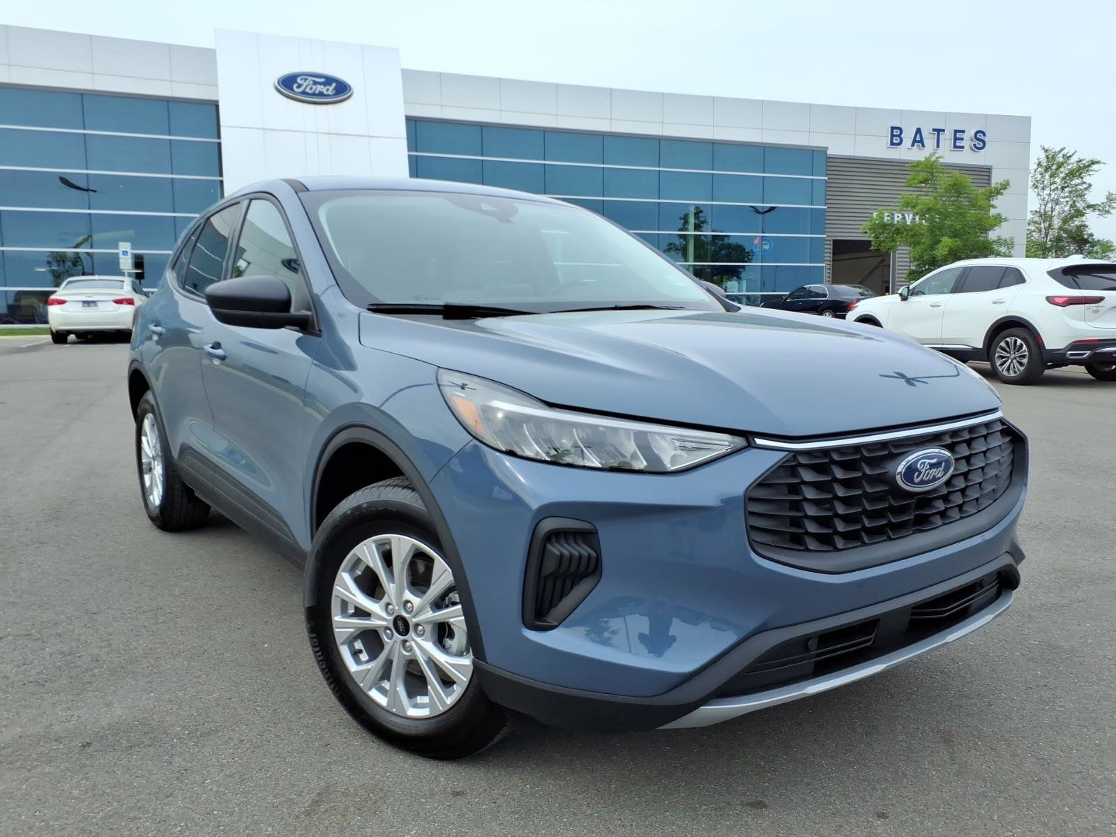 Certified 2026 Ford Escape Active w/ Cold Weather Package AWD/4WD image 1
