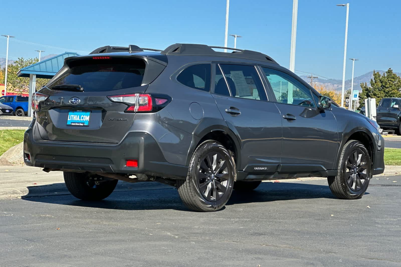 Used 2025 Subaru Outback Onyx Edition AWD/4WD image 2