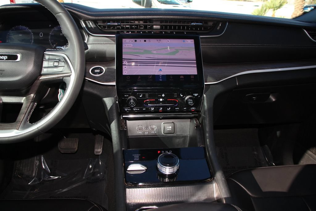 Used 2025 Jeep Grand Cherokee L Limited AWD/4WD image 18