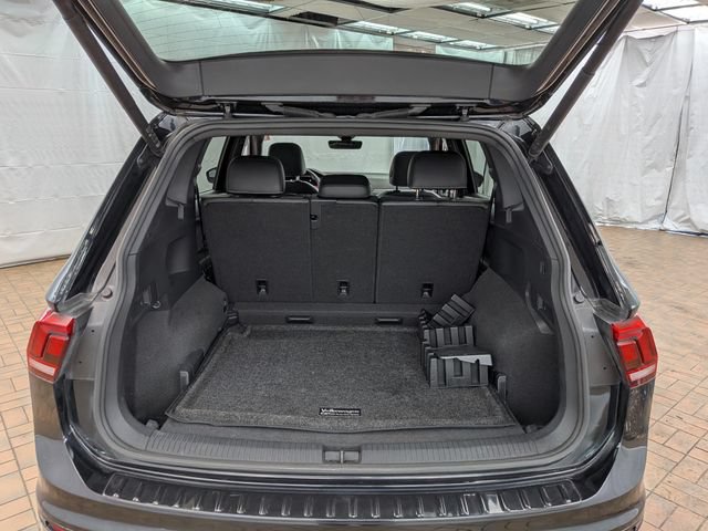 Used 2024 Volkswagen Tiguan SE R-Line w/ MDO Package, Two-Row AWD/4WD image 21