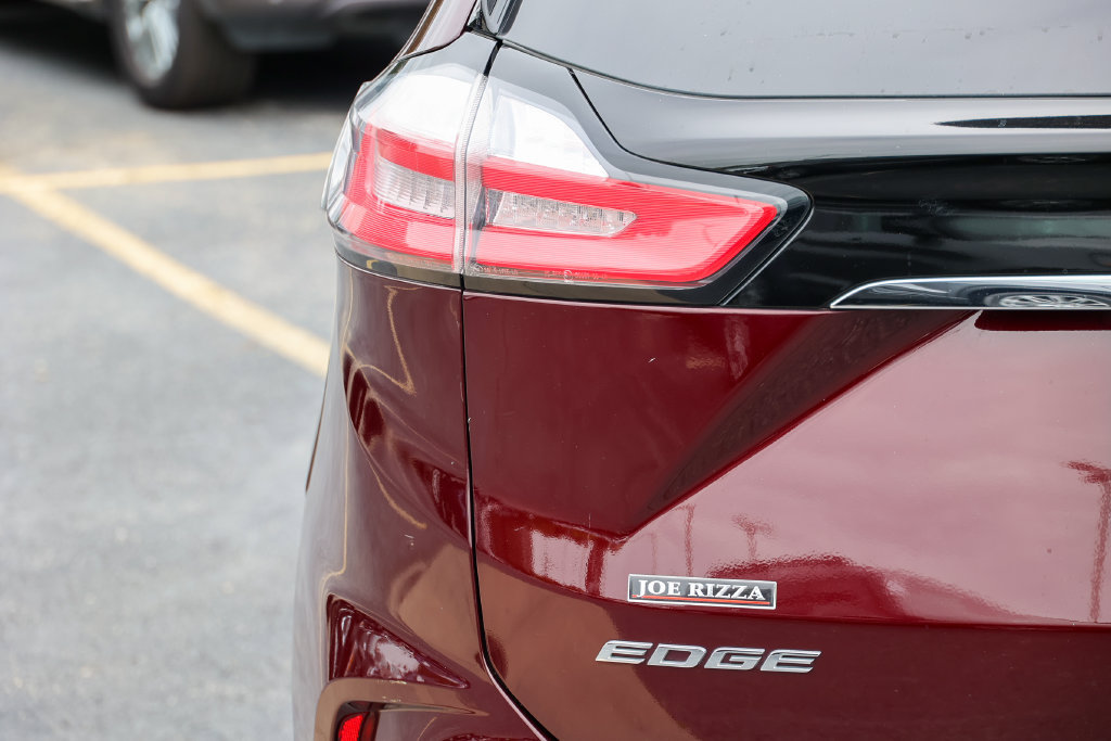 Certified 2019 Ford Edge Titanium w/ Cold Weather Package AWD/4WD image 24