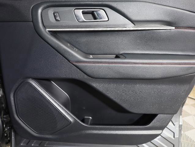 Certified 2025 Ford Explorer ST-Line w/ Premium Package AWD/4WD image 31