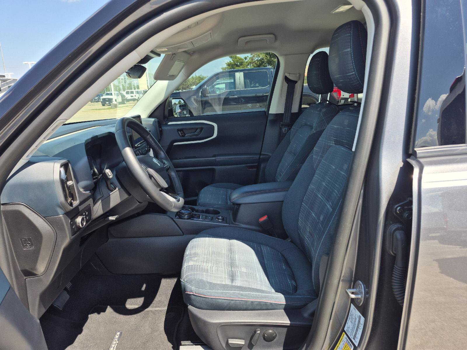 Certified 2023 Ford Bronco Sport Heritage w/ Heritage Convenience Package AWD/4WD image 2