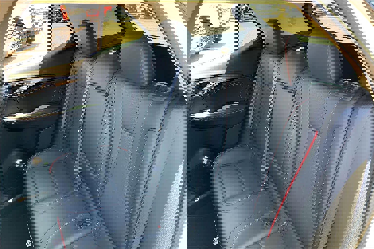 Used 2022 Buick Envision Essence w/ Sport Touring Package FWD image 21