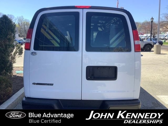 Used 2021 Chevrolet Express 2500 w/ Driver Convenience Package RWD image 5