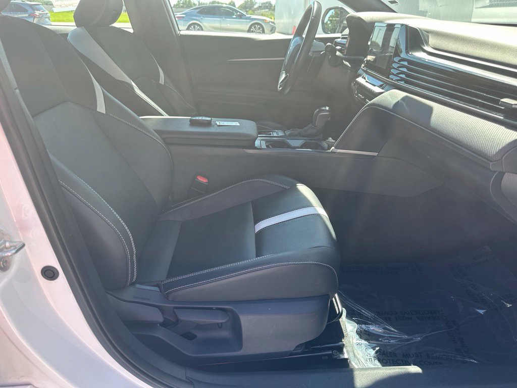 Used 2025 Toyota Camry SE FWD image 27
