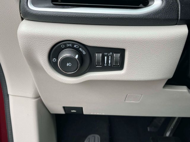 Used 2022 Chrysler Pacifica Touring-L FWD image 31