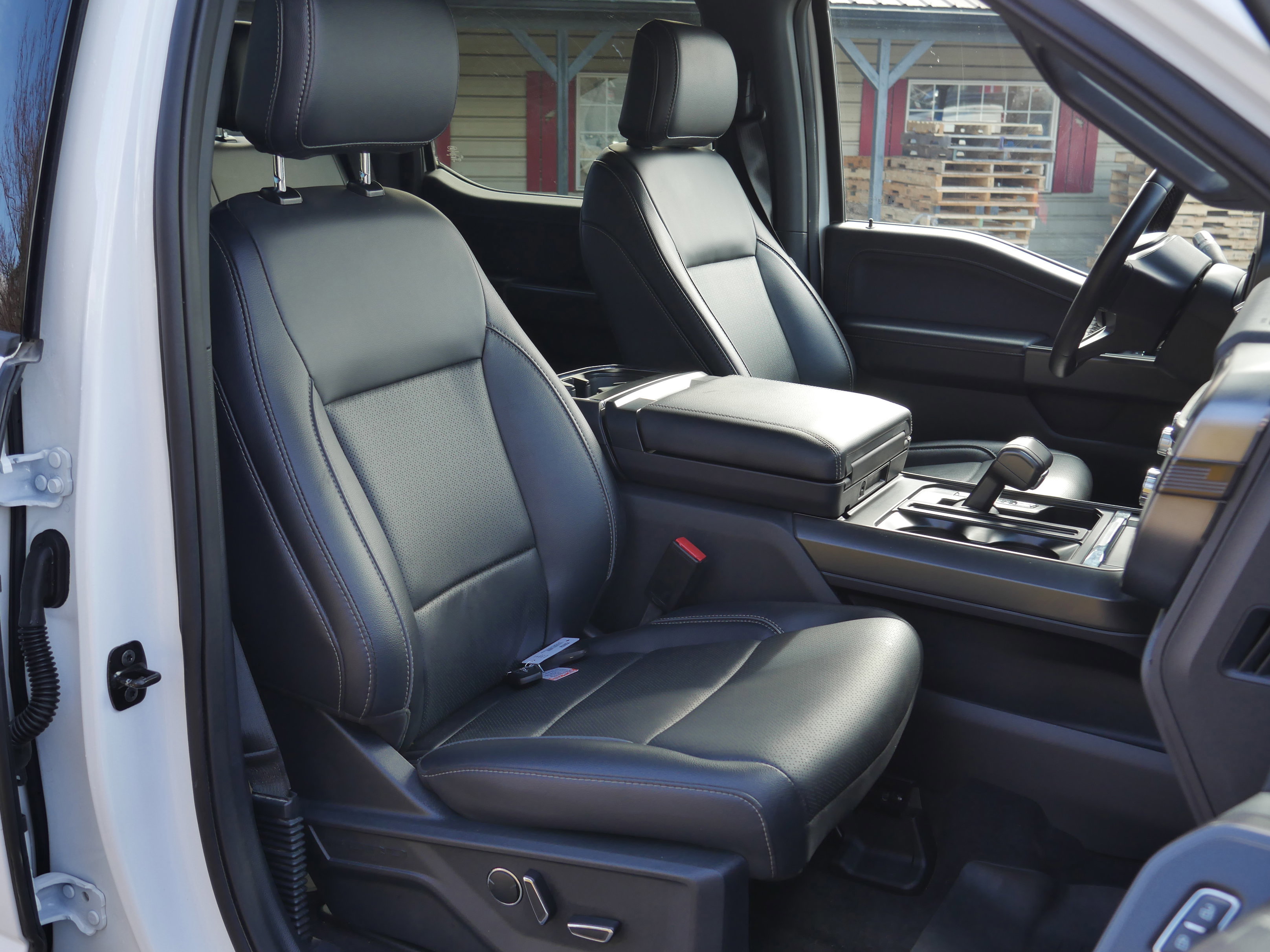 Certified 2025 Ford F150 Lariat w/ Equipment Group 502A High image 34