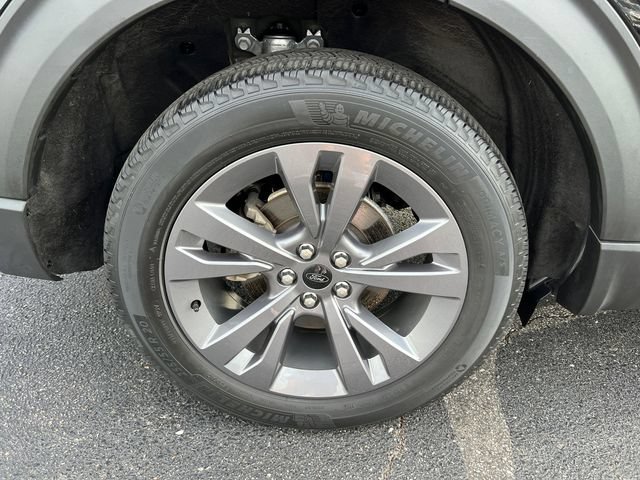 Certified 2022 Ford Explorer XLT w/ Equipment Group 202A AWD/4WD image 10