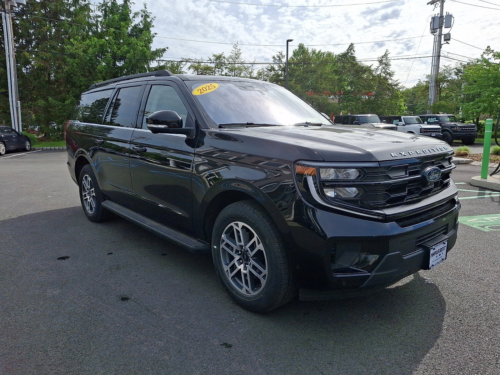 Certified 2025 Ford Expedition Max Active AWD/4WD image 3