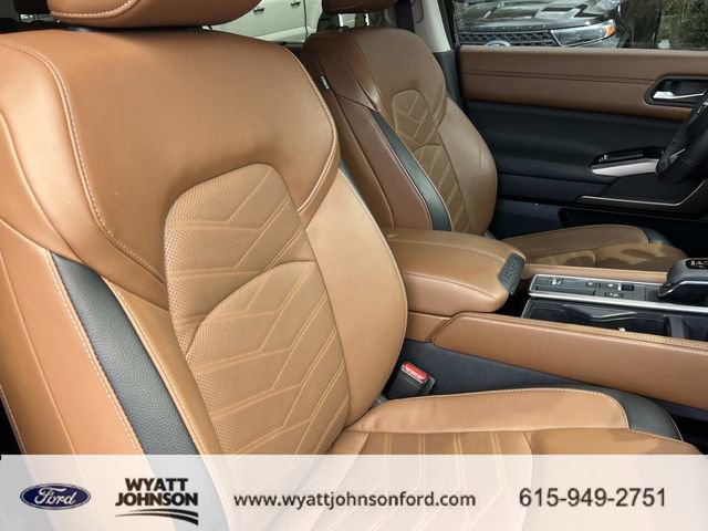 Used 2024 Nissan Pathfinder Platinum w/ Cargo Package image 27