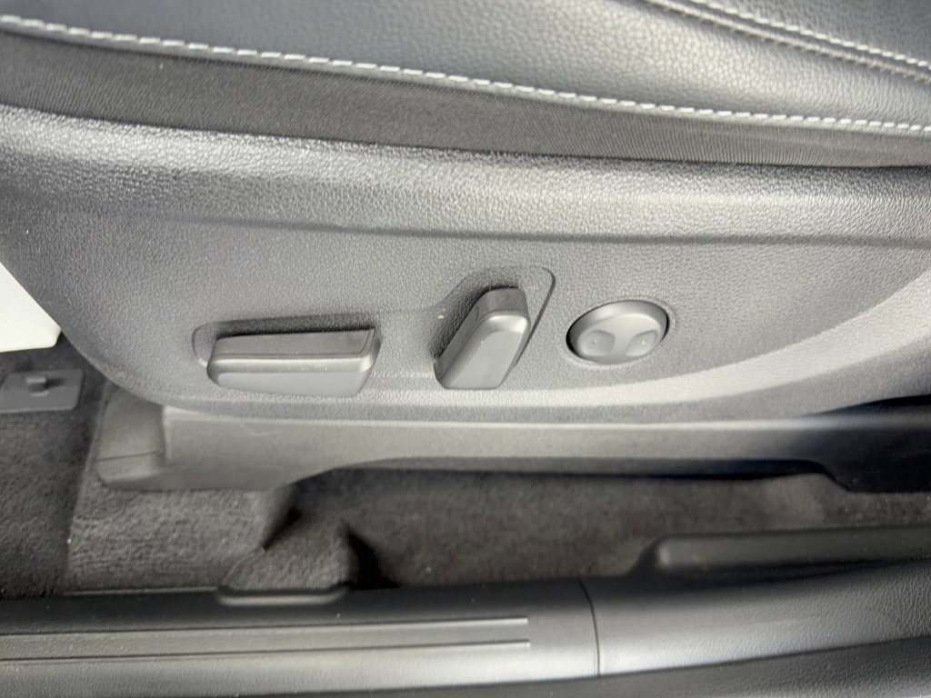 Used 2025 Kia Telluride EX image 37