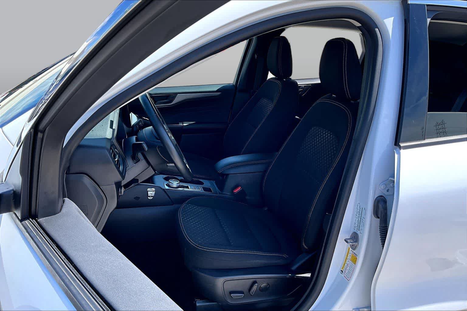 Certified 2023 Ford Escape Active w/ Tech Pack #1 FWD image 7