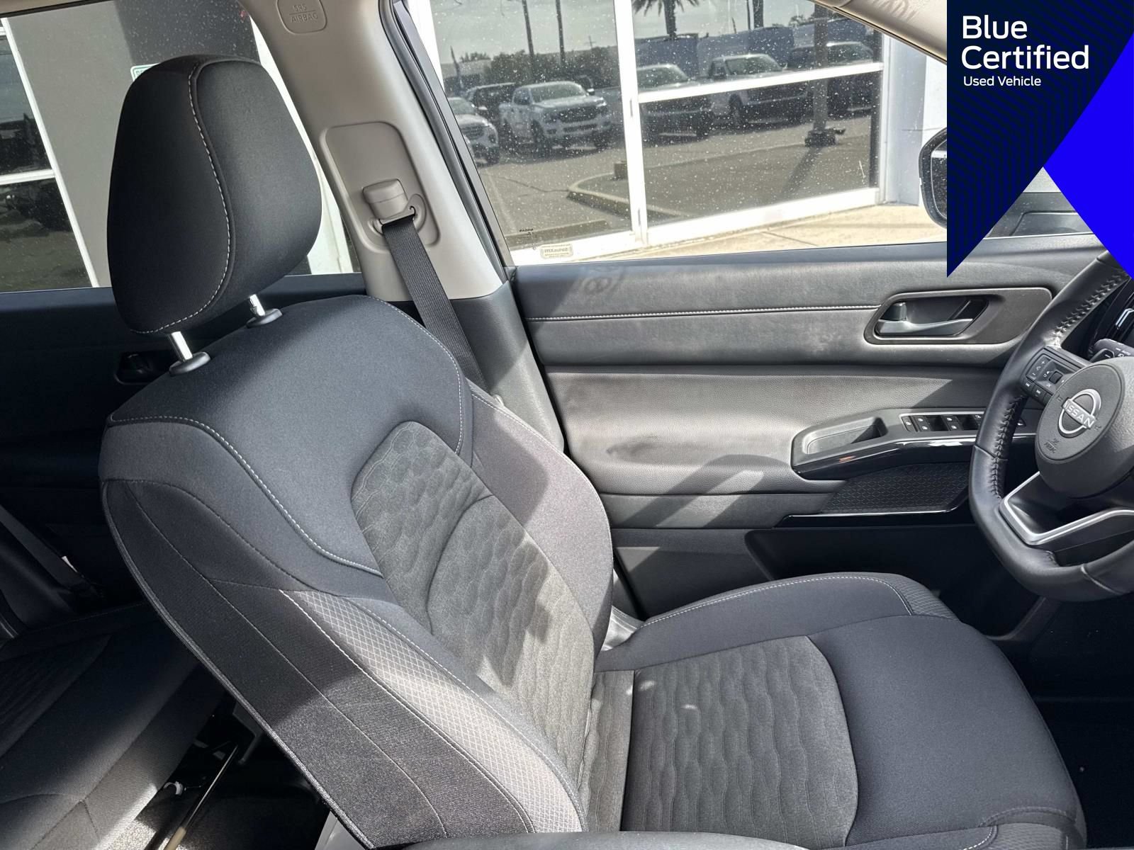 Used 2025 Nissan Pathfinder SV AWD/4WD image 15
