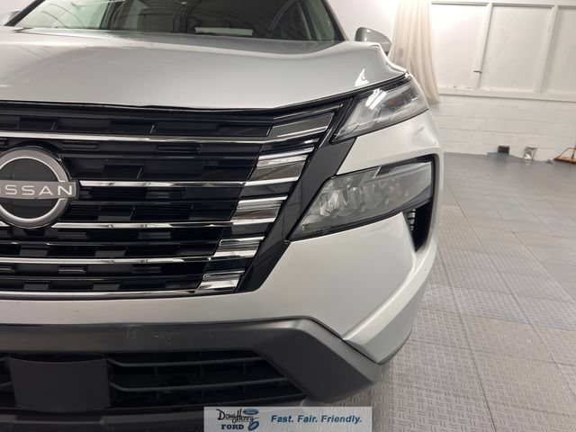 Used 2025 Nissan Rogue SV FWD image 11