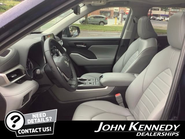Used 2022 Toyota Highlander XLE AWD/4WD image 10