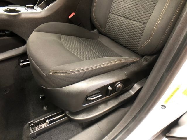 Used 2020 GMC Terrain SLE w/ Driver Convenience Package image 11