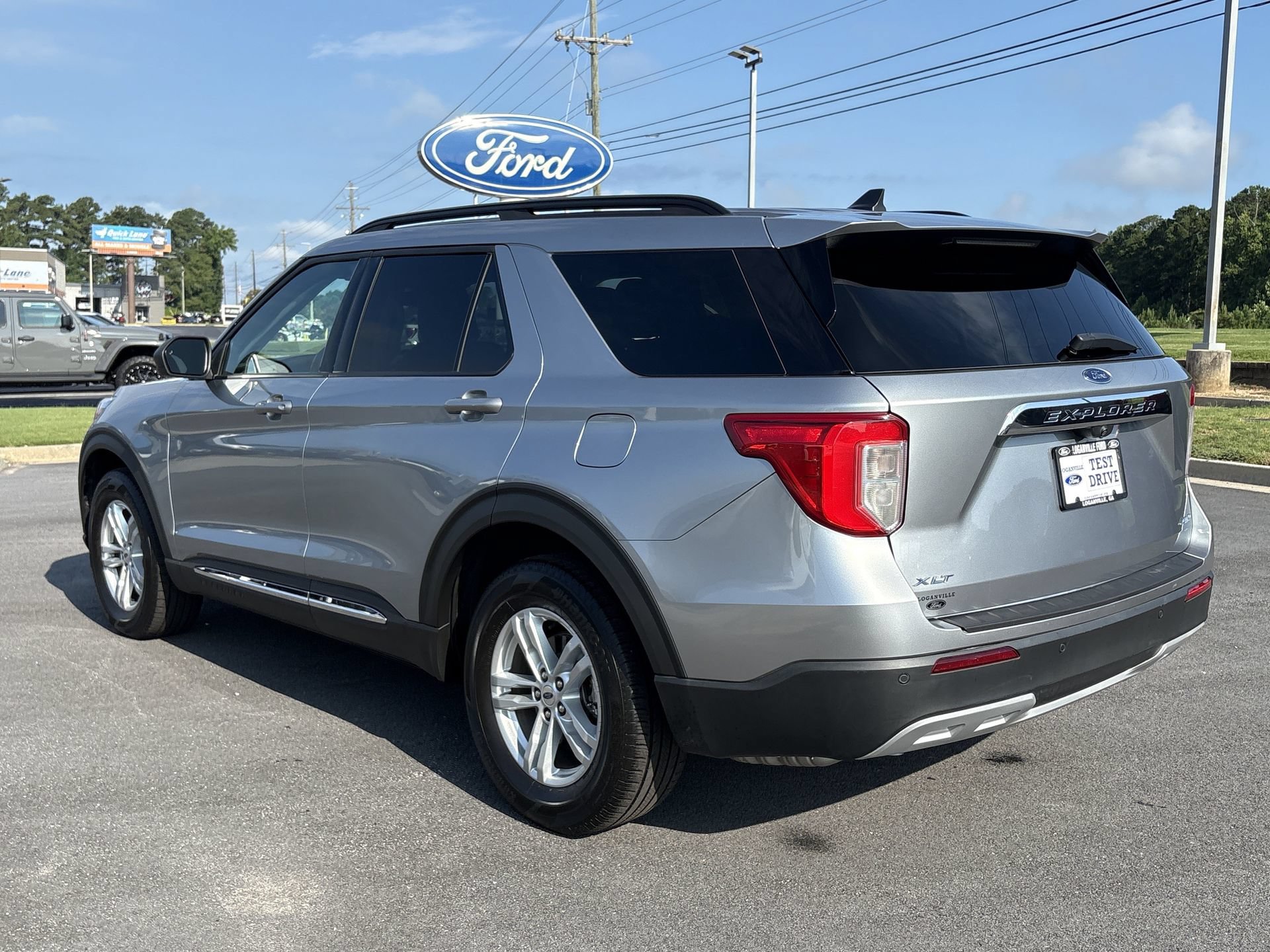 Certified 2022 Ford Explorer XLT w/ Equipment Group 202A AWD/4WD image 20