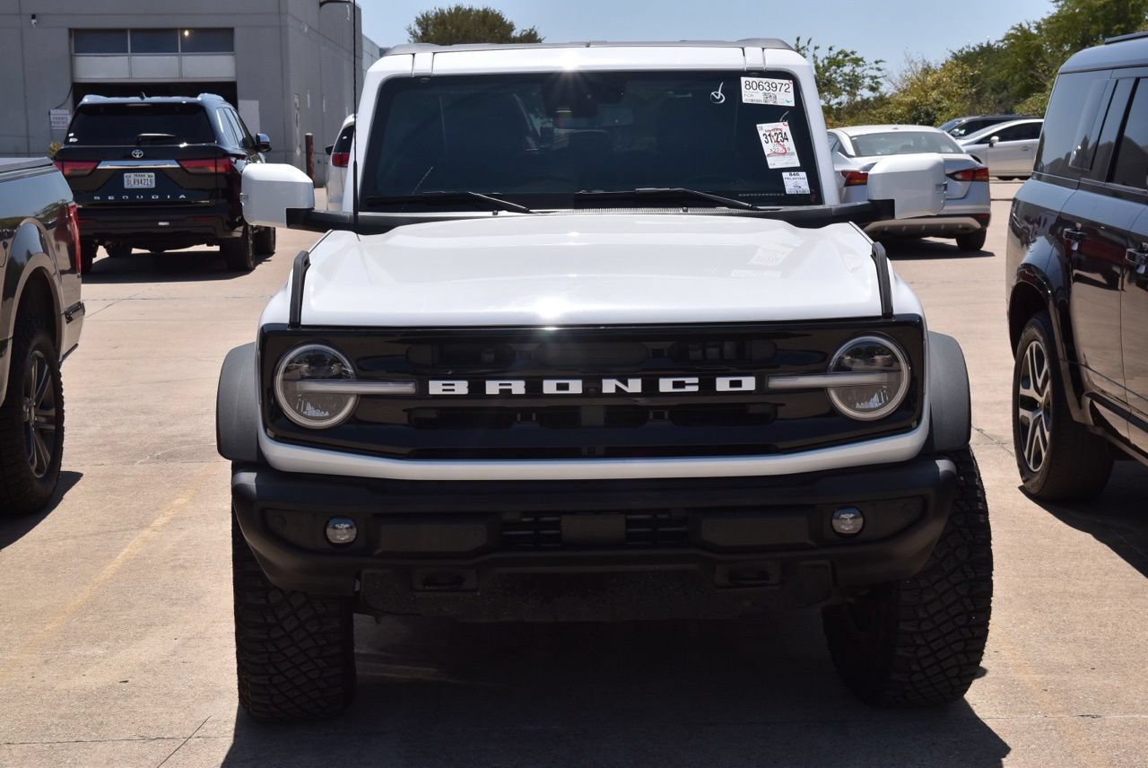 Certified 2024 Ford Bronco Outer Banks w/ Sasquatch Package AWD/4WD image 3