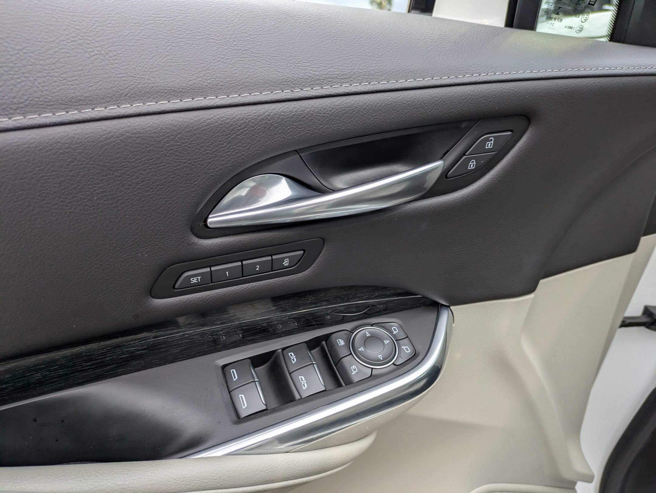 Used 2022 Cadillac XT4 Premium Luxury w/ Technology Package image 16