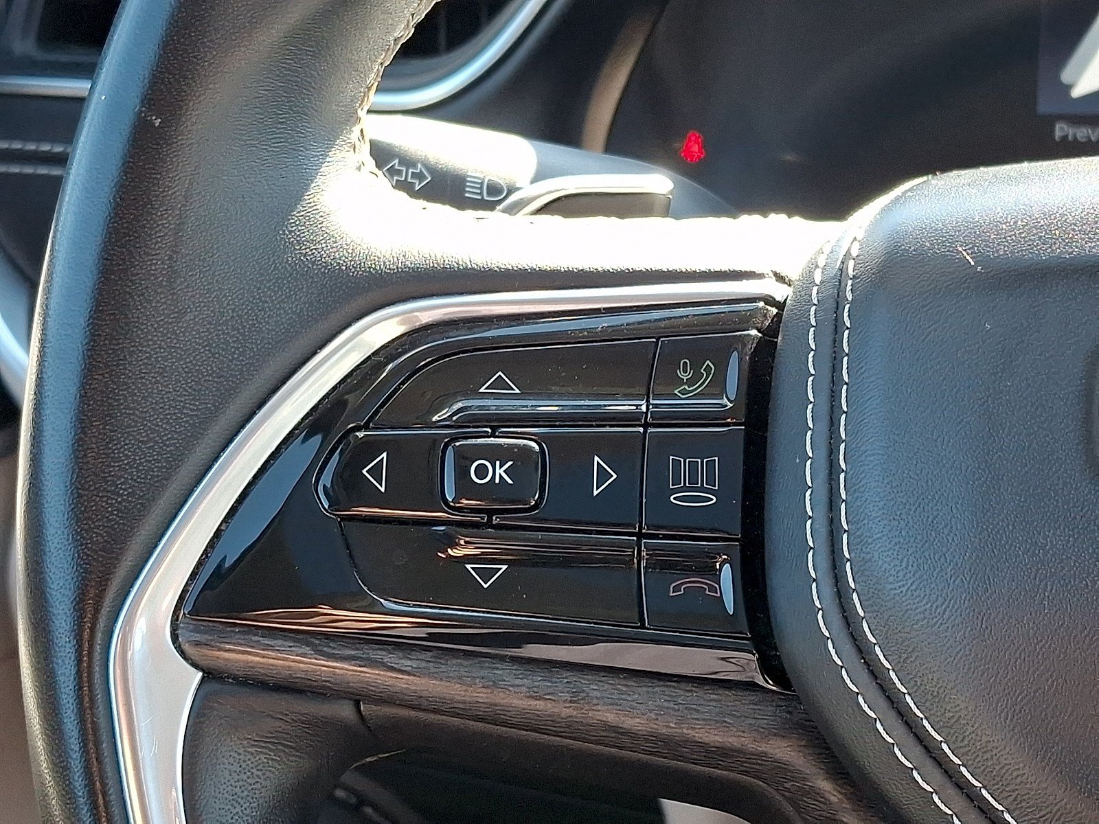 Used 2021 Jeep Grand Cherokee L Overland w/ Luxury Tech Group IV AWD/4WD image 20