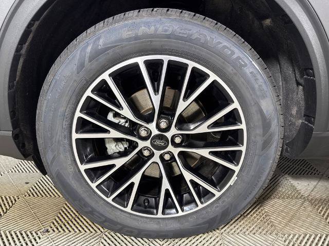 Certified 2025 Ford Escape SE FWD image 14
