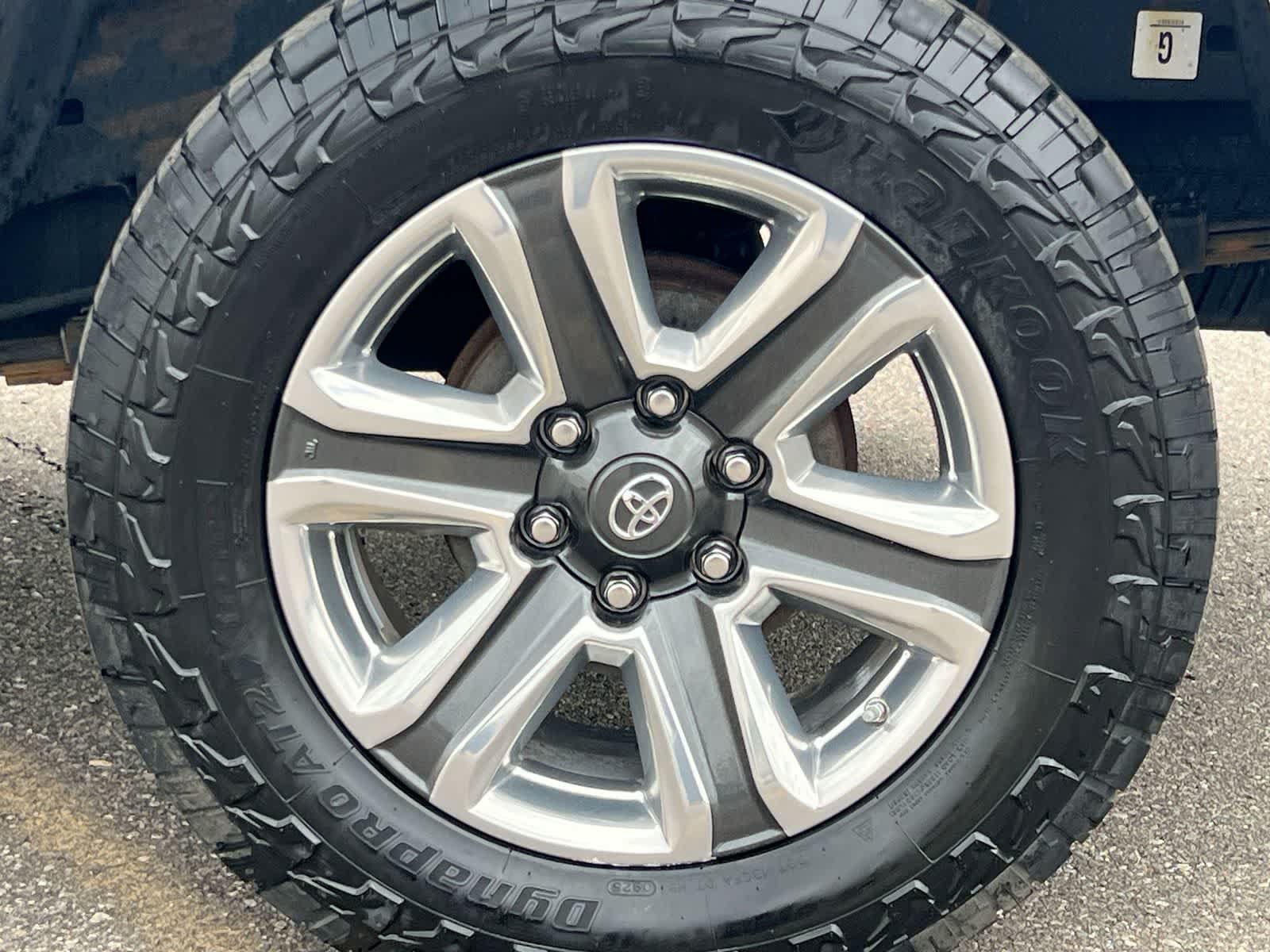 Used 2019 Toyota Tacoma Limited AWD/4WD image 14