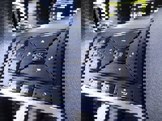 Used 2023 Nissan Versa SV image 14