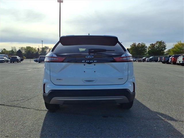 Certified 2024 Ford Edge SEL w/ Convenience Package image 3