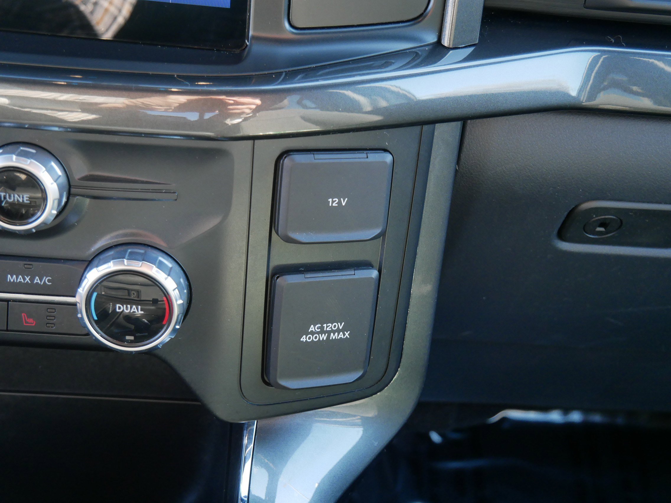 Certified 2022 Ford F150 XLT w/ Equipment Group 302A High image 30