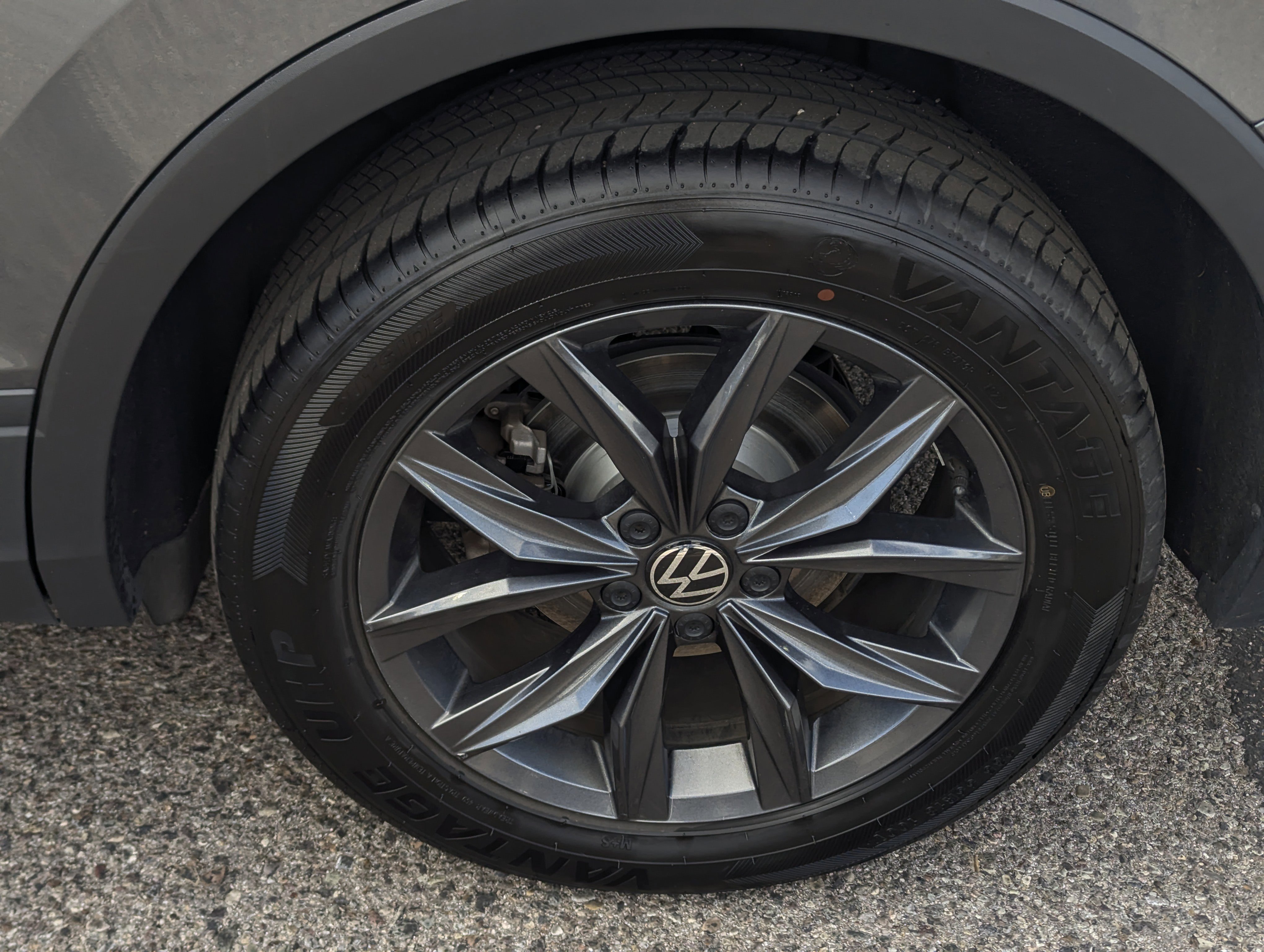 Used 2023 Volkswagen Tiguan SE image 7