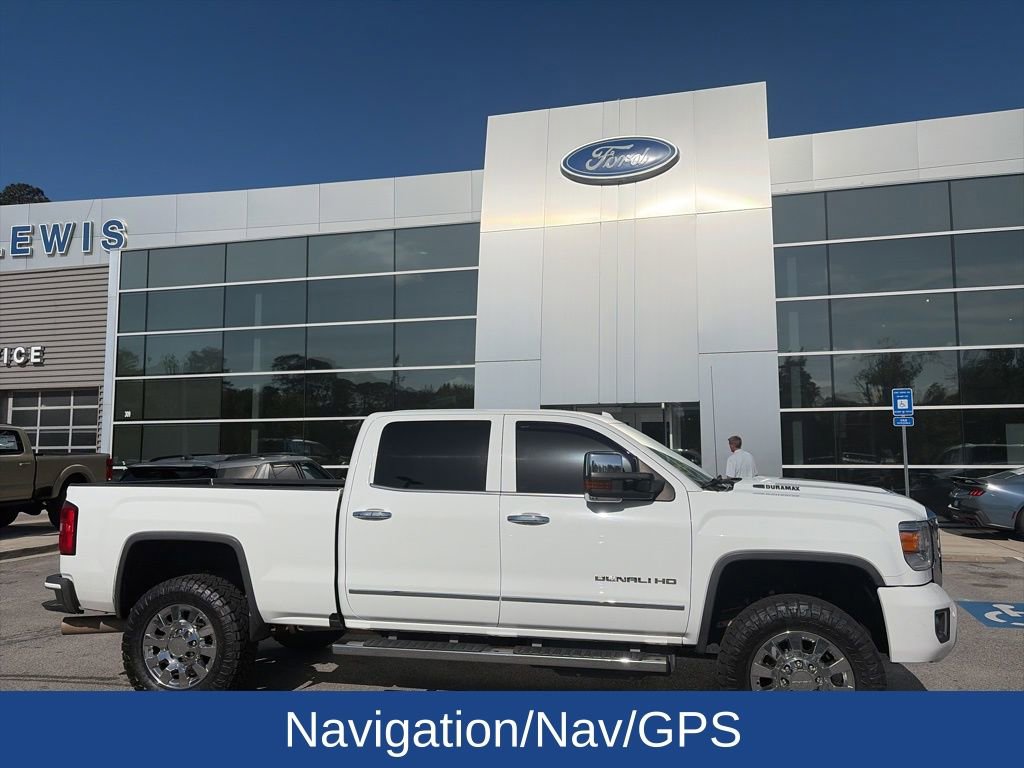 Used 2017 GMC Sierra 2500 Denali w/ Duramax Plus Package image 4