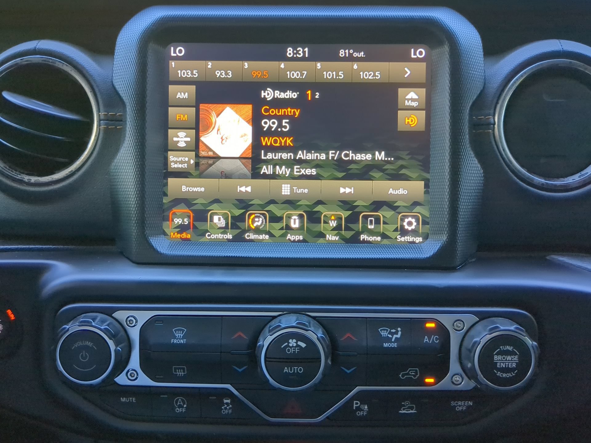 Used 2022 Jeep Gladiator Overland AWD/4WD image 57