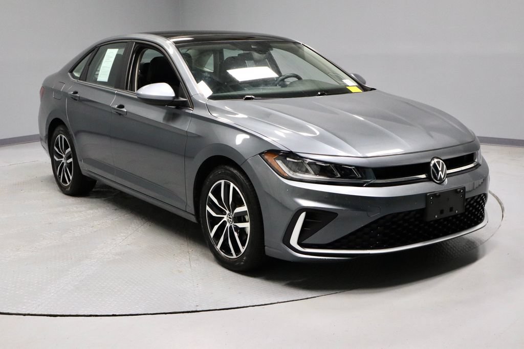Used 2025 Volkswagen Jetta SE