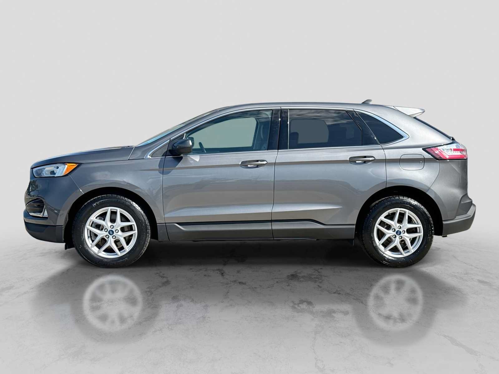 Certified 2021 Ford Edge SEL w/ Convenience Package AWD/4WD image 3