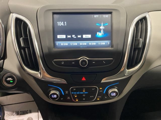 Used 2018 Chevrolet Equinox LT AWD/4WD image 16