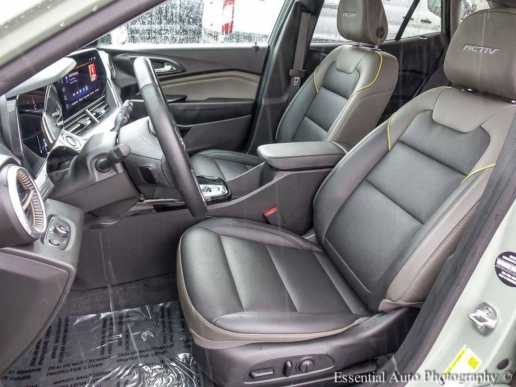 Used 2024 Chevrolet Trax ACTIV w/ Sunroof Package image 9