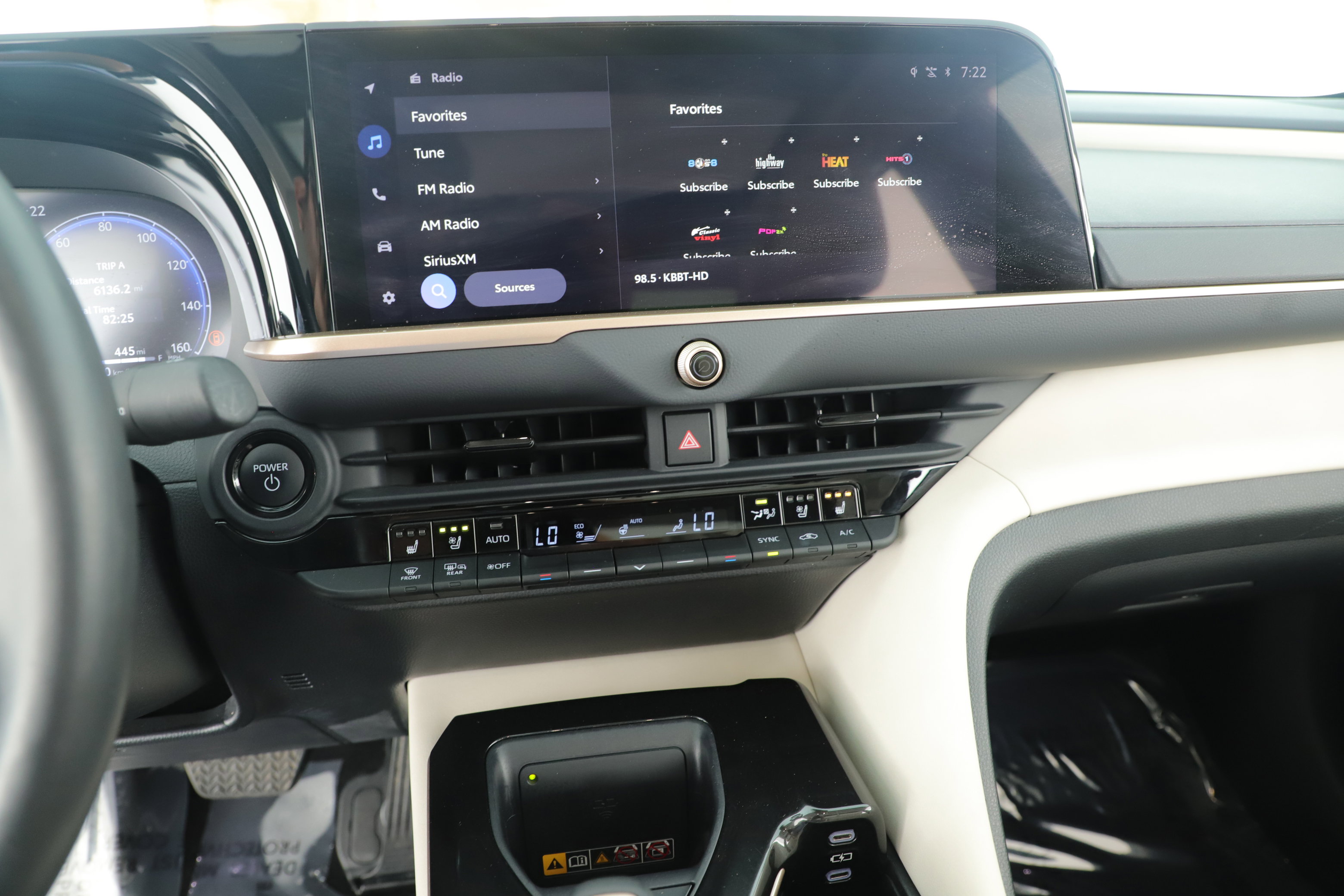 Used 2024 Toyota Crown Limited image 14