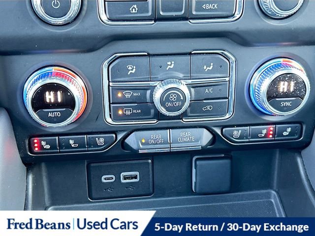 Used 2023 GMC Yukon XL SLT w/ SLT Luxury Package image 23