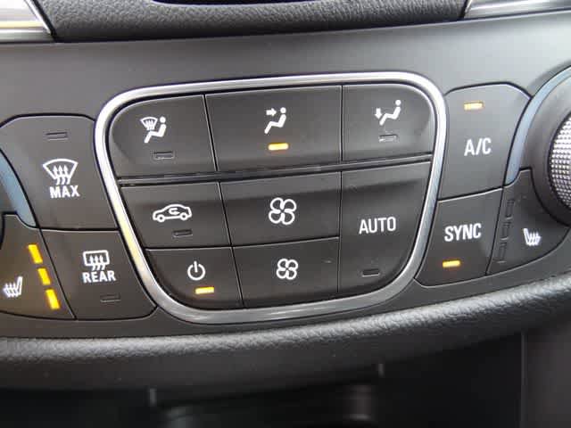 Used 2020 Chevrolet Equinox LT w/ Driver Convenience Package FWD image 30