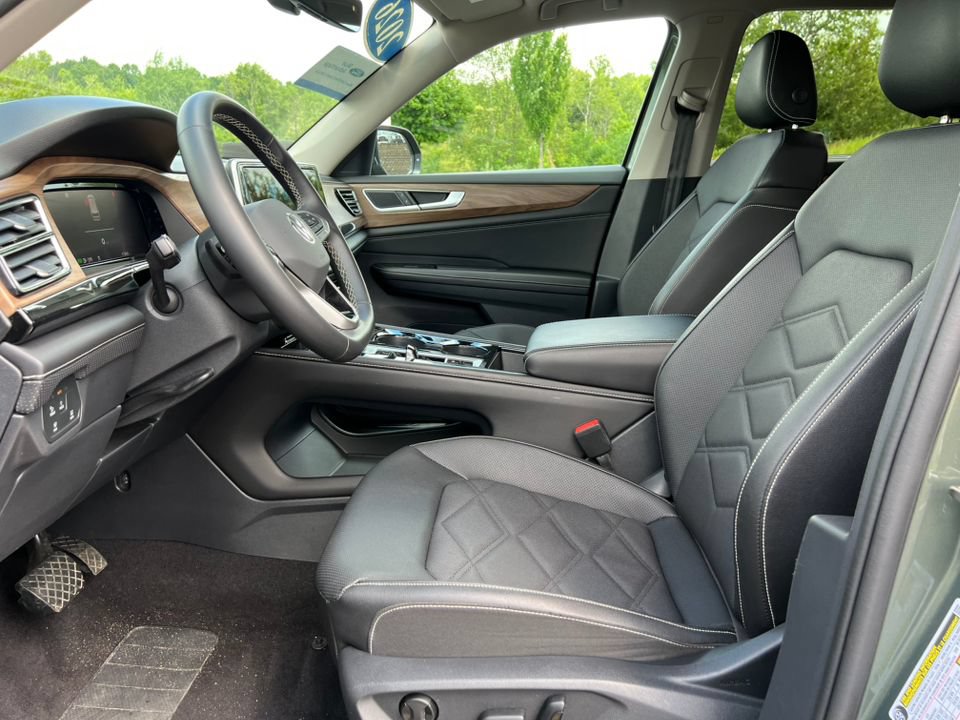 Used 2026 Volkswagen Atlas SE AWD/4WD image 3